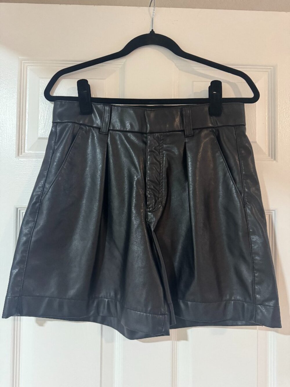 Size M - Abercrombie & Fitch Black Vegan Leather Pleated Shorts
